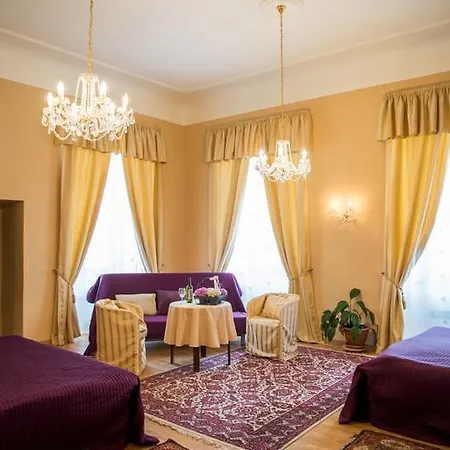 Konukevi Zamek Lobec