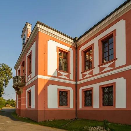 Pensión Zámek Lobec