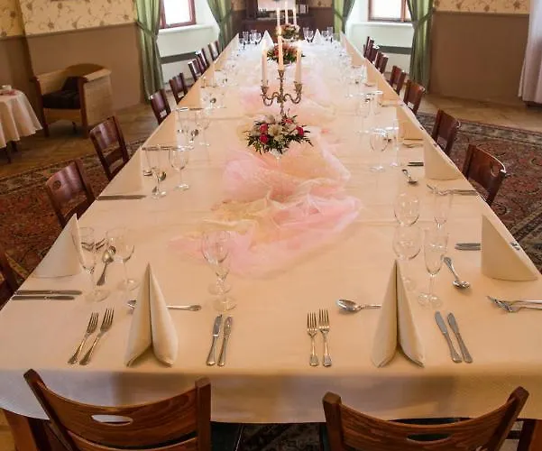 Zamek בית הארחה