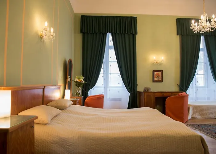 Pensión Zámek Lobec