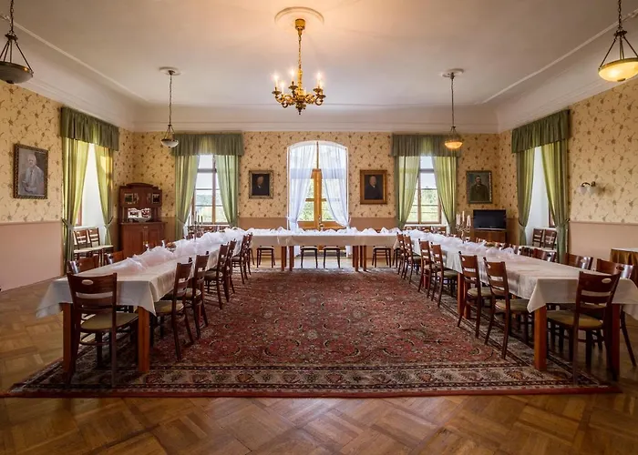 Pensión Zámek Lobec