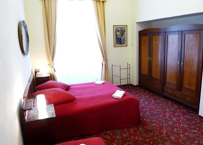 Zamek בית הארחה 3*