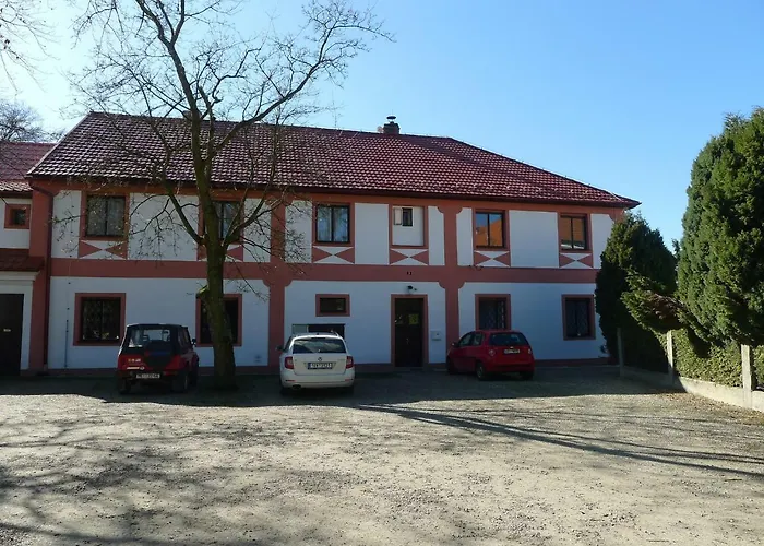 Zámek Pensión Lobec